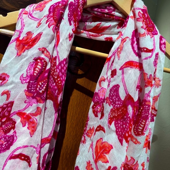 Gorgeous Pink Floral Scarf With Fringe - Picture 1 of 14